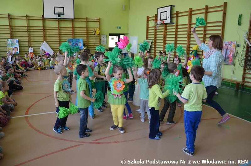 wiosenneuroczystociwklasach0iii12.jpg