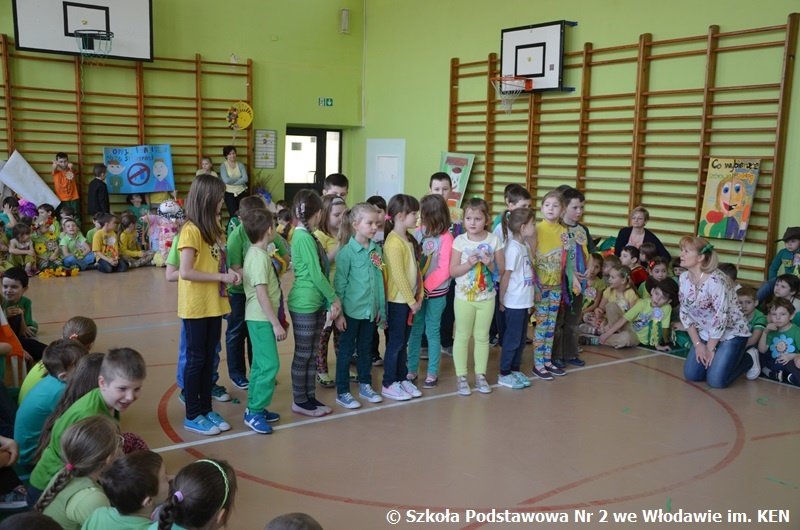 wiosenneuroczystociwklasach0iii15.jpg