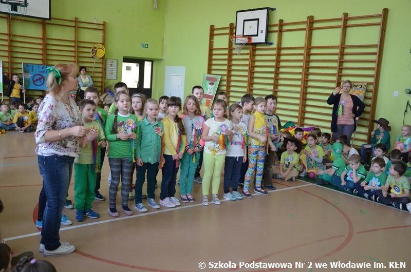 wiosenneuroczystociwklasach0iii16.jpg